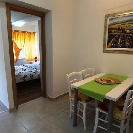 Apartments Tomislav Malinska Bagian luar foto