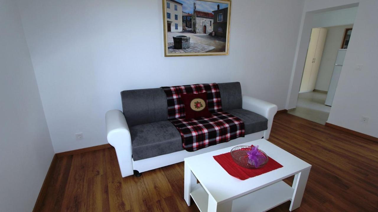 Apartments Tomislav Malinska Bagian luar foto