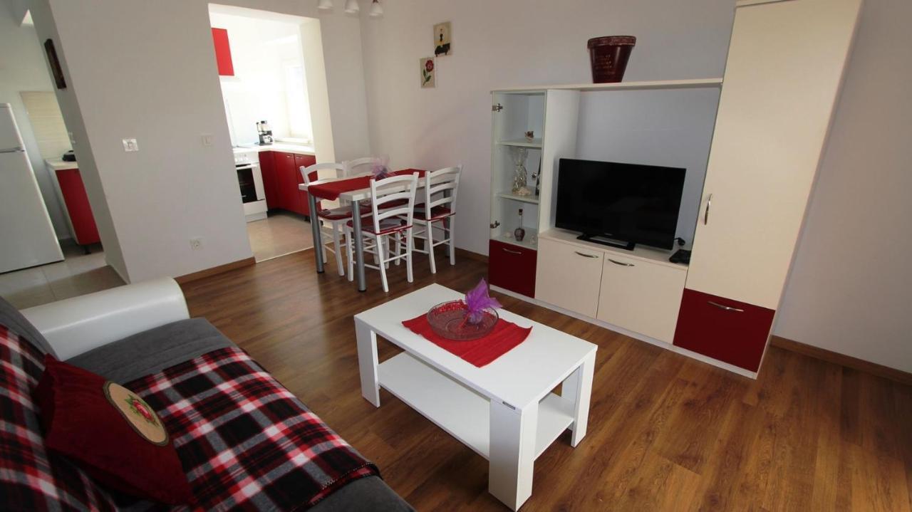 Apartments Tomislav Malinska Bagian luar foto