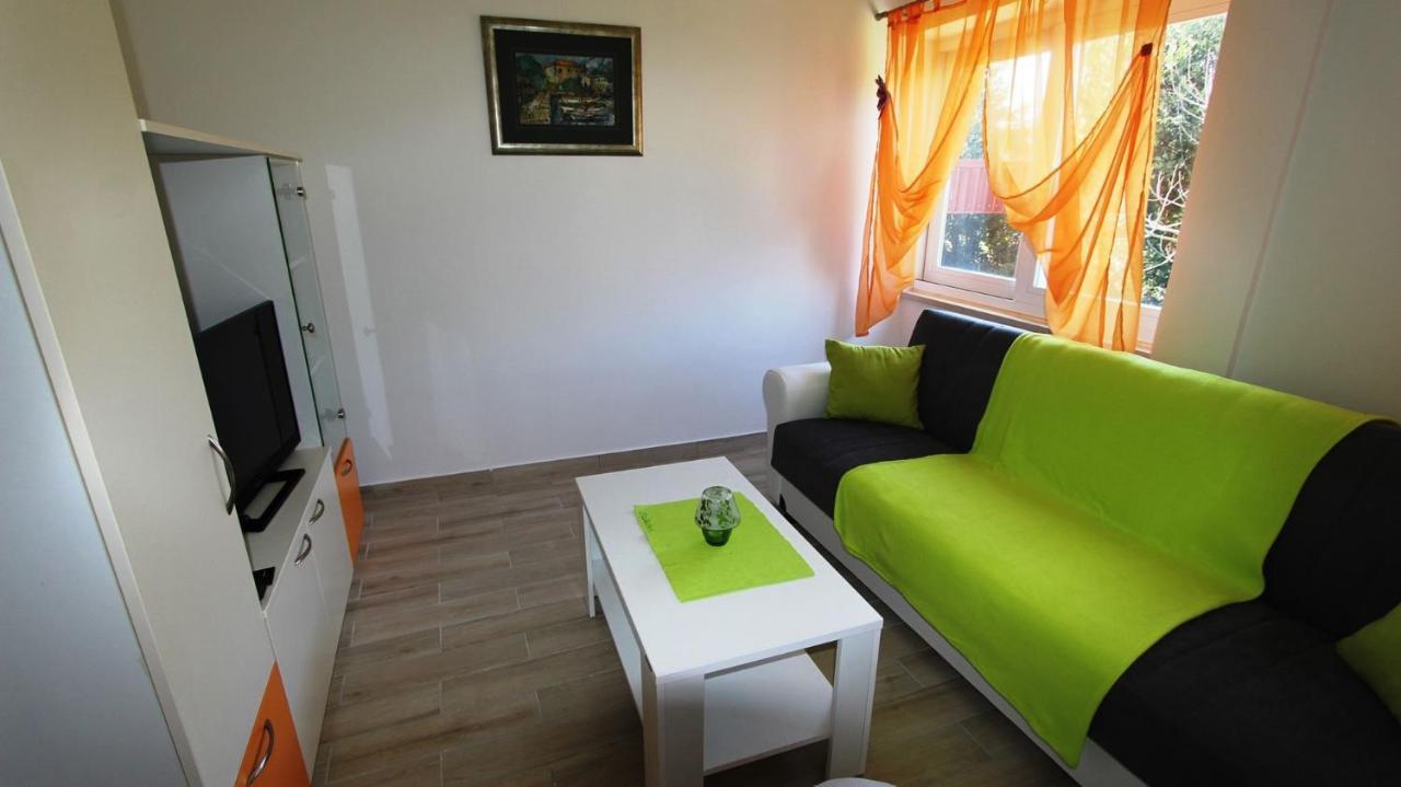 Apartments Tomislav Malinska Bagian luar foto