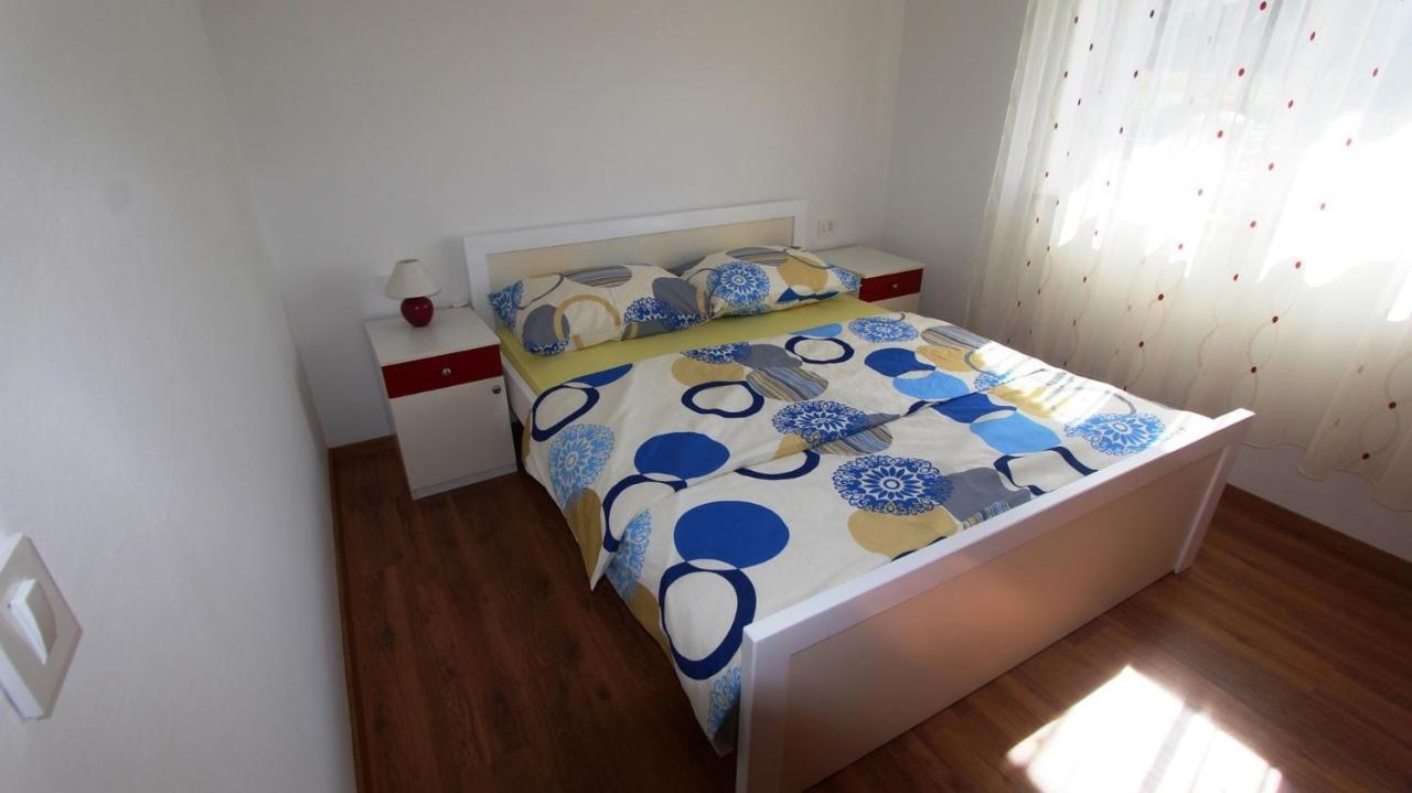 Apartments Tomislav Malinska Bagian luar foto