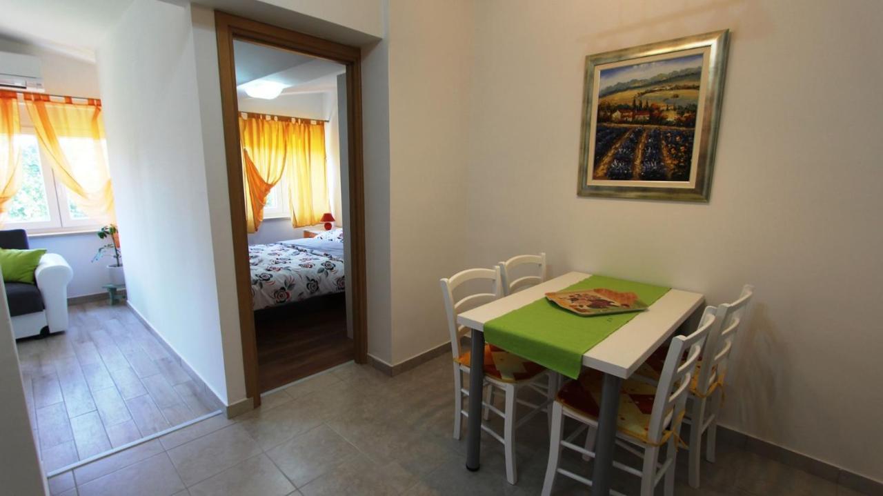 Apartments Tomislav Malinska Bagian luar foto