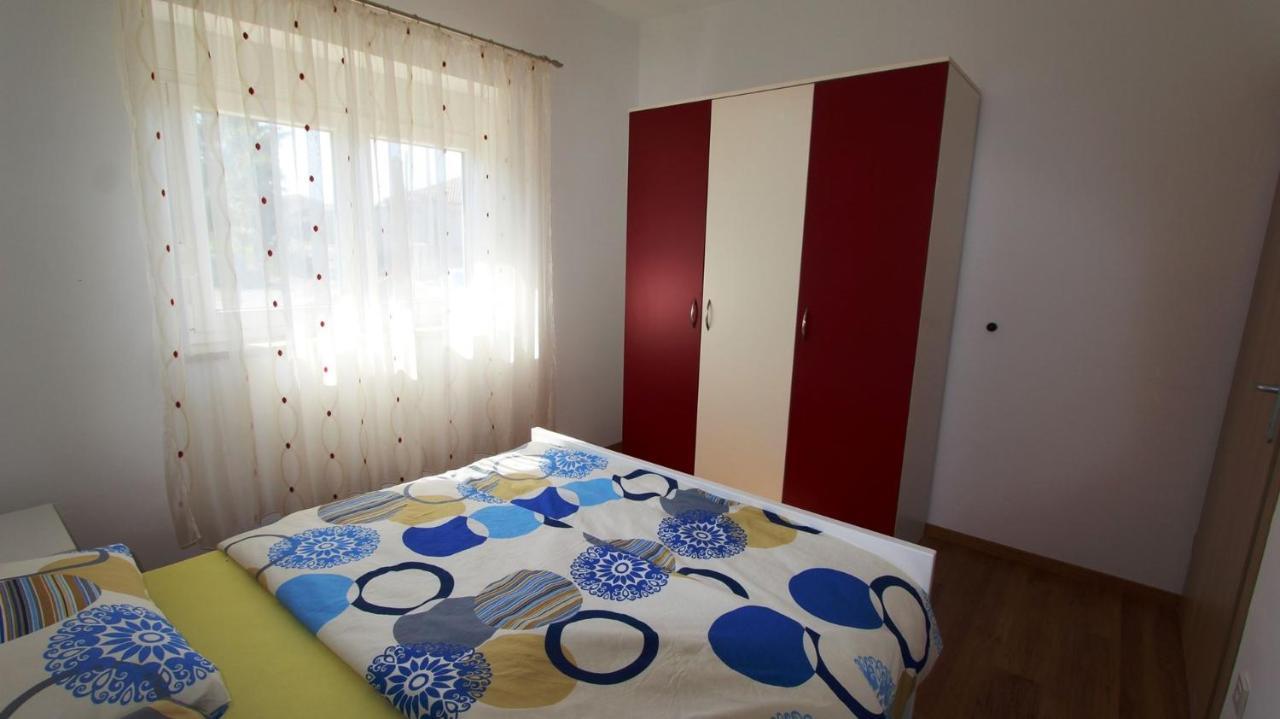 Apartments Tomislav Malinska Bagian luar foto